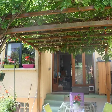Jolie Maison, 3 Chambres, Jardin Et Parking *